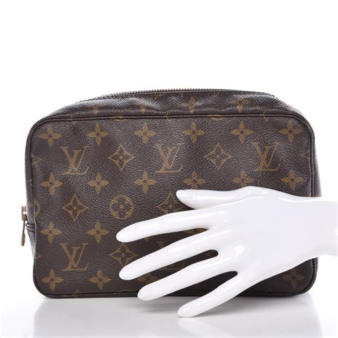 LOUIS VUITTON Monogram Trousse Toilette 23 